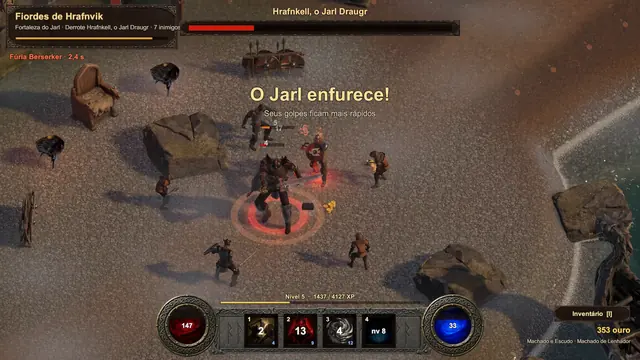 Hrafnkell enfurece com pouca vida; o aviso “O Jarl enfurece!” aparece sobre a luta.